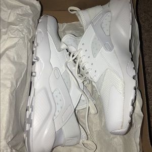 BRAND NEW HUARACHES